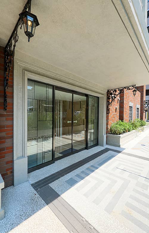 バースシティ横浜大通り公園